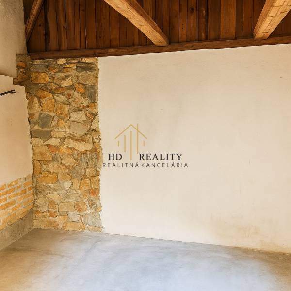 vstupná miestnosť moštenica jpg.jpg