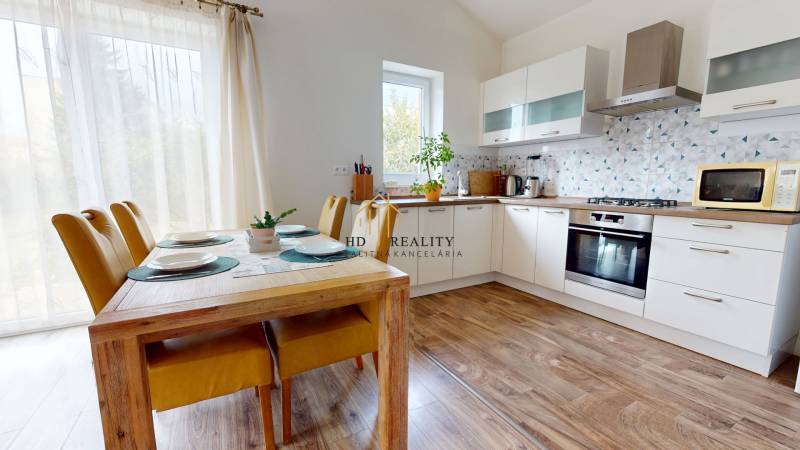 10262025_171820.jpg 10262025_171820.jpg