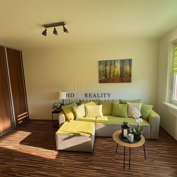 1764251547-f5dd3887-480d-4630-bf92-5c13c0567c0a (1).jpg