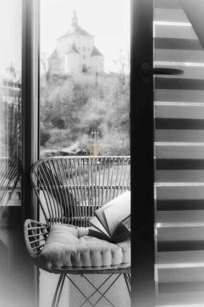 okno čierno iele.jpg