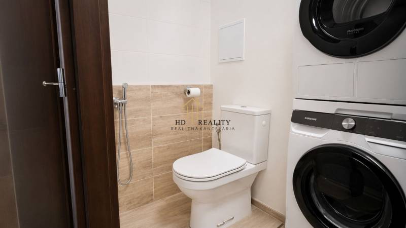 WhatsApp Image 2026-04-19 at 19.36.48 (7).jpg