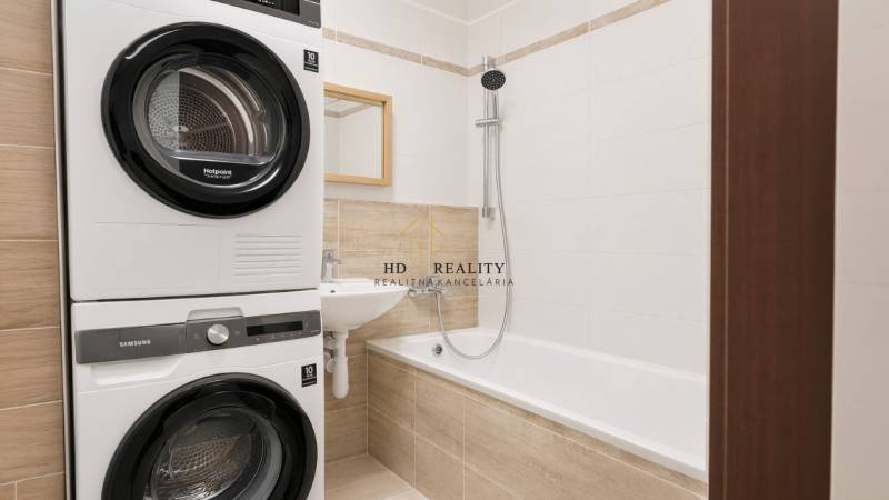 WhatsApp Image 2026-04-19 at 19.36.48 (3).jpg