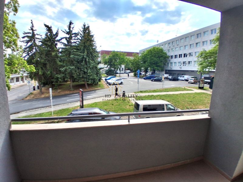 BYT145.jpg