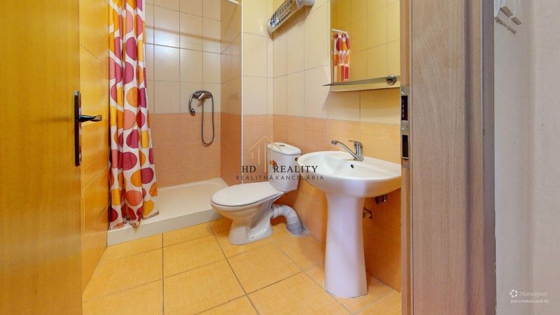 Bathroom-Defurnished(14).jpg