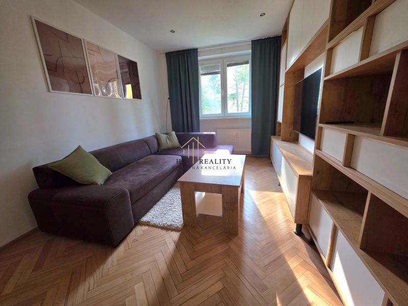 HD REALITY, prenájom 2,5 izbový, nadštandardný byt v Banskej Bystrici