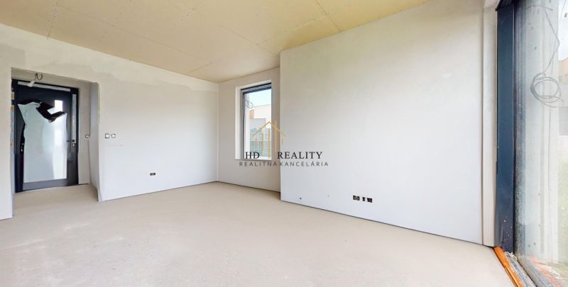 Hallway-Defurnished.jpg