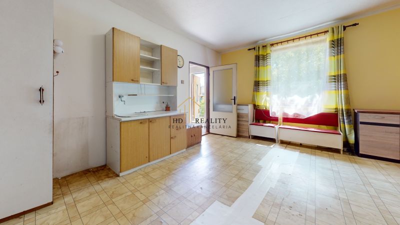 Kitchen (2).jpg