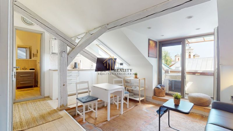 HD REALITY, prenájom,  jednoizbový apartmán v centre Banskej Štiavnice