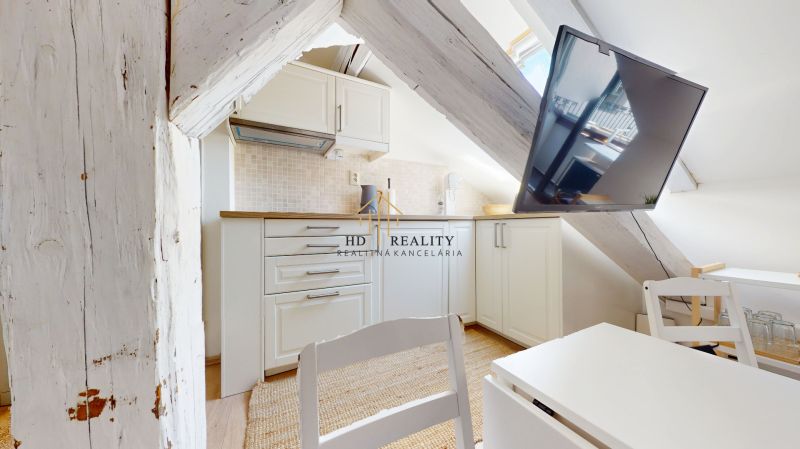 HD REALITY, prenájom,  jednoizbový apartmán v centre Banskej Štiavnice