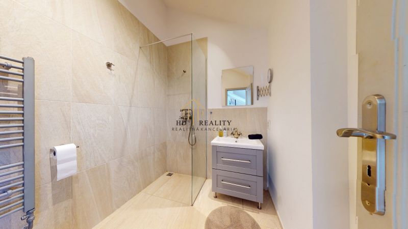 HD REALITY, prenájom,  jednoizbový apartmán v centre Banskej Štiavnice