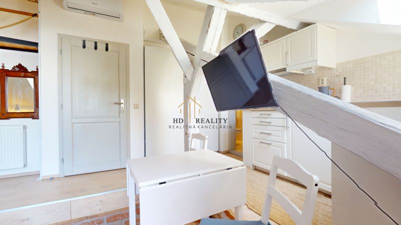 HD REALITY, prenájom,  jednoizbový apartmán v centre Banskej Štiavnice