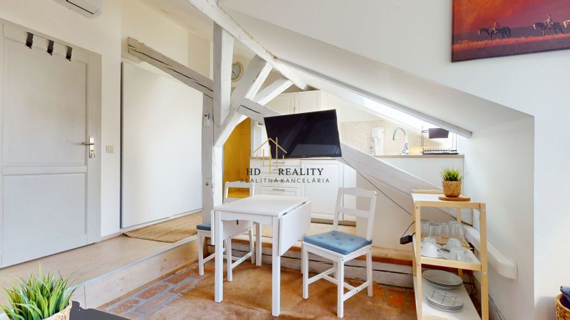 HD REALITY, prenájom,  jednoizbový apartmán v centre Banskej Štiavnice