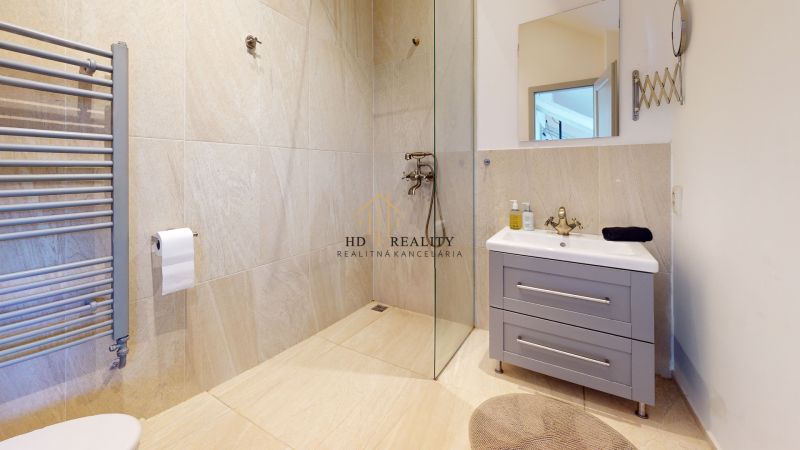 HD REALITY, prenájom,  jednoizbový apartmán v centre Banskej Štiavnice