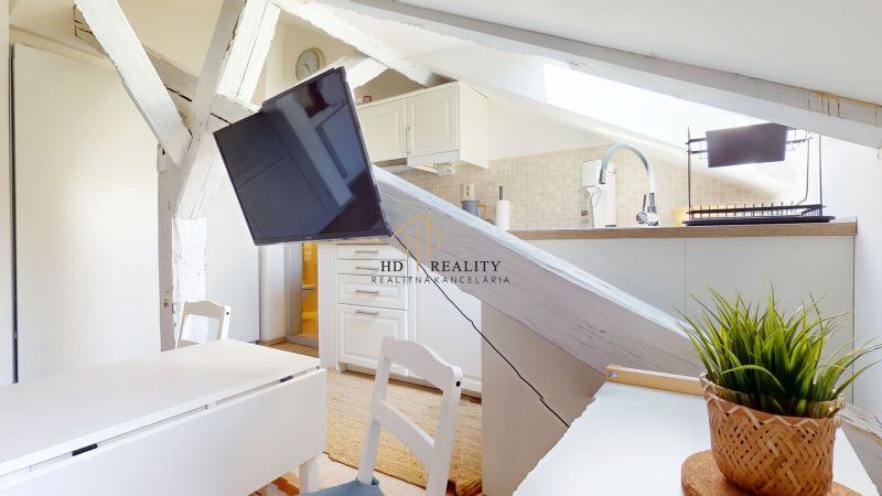 HD REALITY, prenájom,  jednoizbový apartmán v centre Banskej Štiavnice