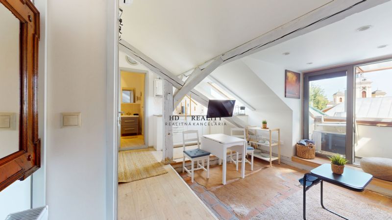 HD REALITY, prenájom,  jednoizbový apartmán v centre Banskej Štiavnice